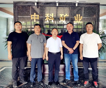 盧氏縣領(ling)導(dao)席偉林深入盧氏中(zhong)科(ke)走(zou)訪調研